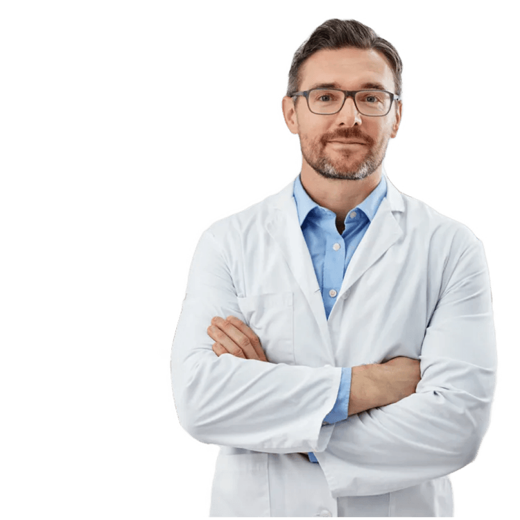 pessoa de jaleco utilizando um tablet com estantes de medicamentos no fundo